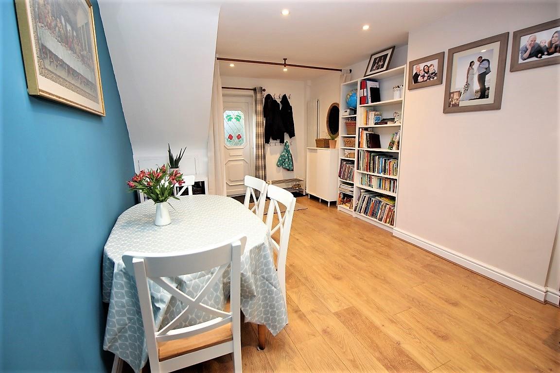3 bed property in Fulmead Road, Reading